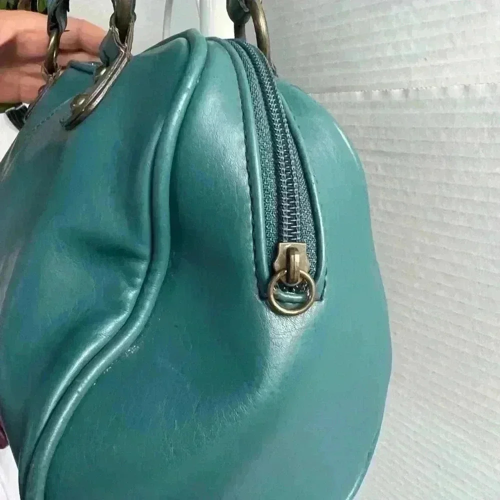 Worthington Shoulder Bag with matching coin purse - Picture 9 of 14
